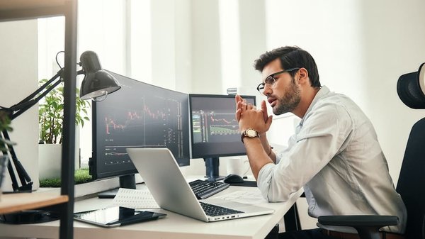 Investir en ligne : que faut-il savoir avant de se lancer ?